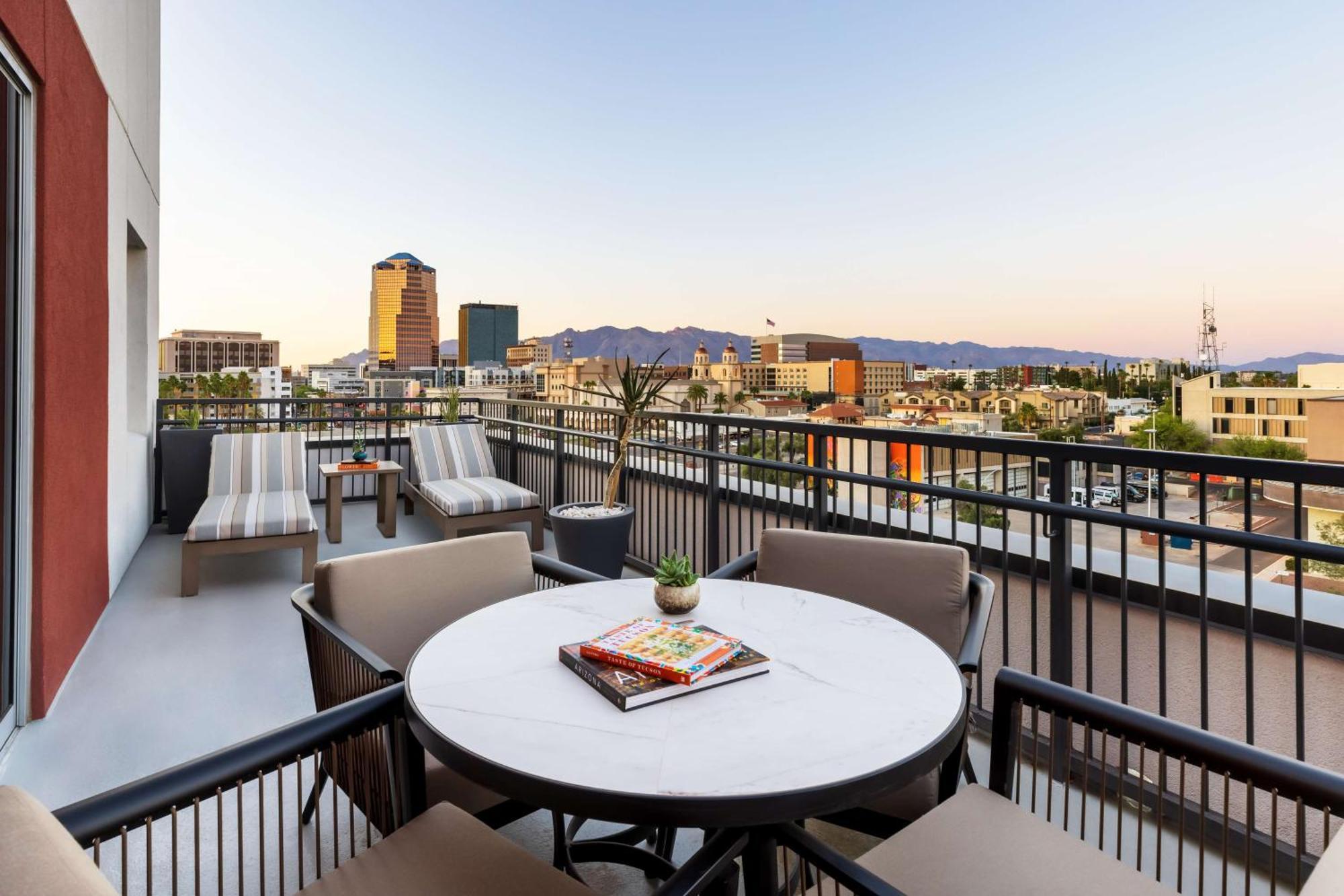 Hotel Doubletree By Hilton Tucson Downtown Convention Center Exterior foto